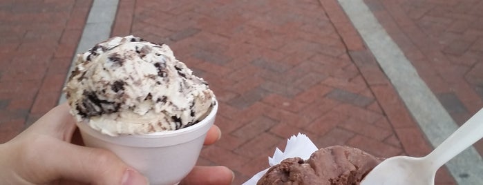 Annapolis Ice Cream Company is one of Sierra'nın Beğendiği Mekanlar.