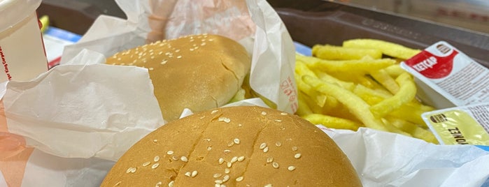 Burger King is one of Lugares favoritos de Ayhan.