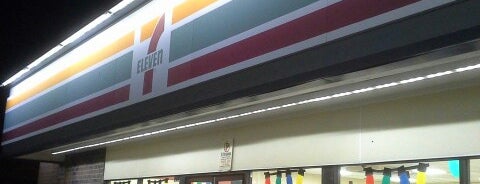 7-Eleven is one of Orte, die Michael gefallen.