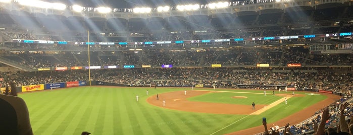 Yankee Stadium is one of Lugares favoritos de Kathryn.