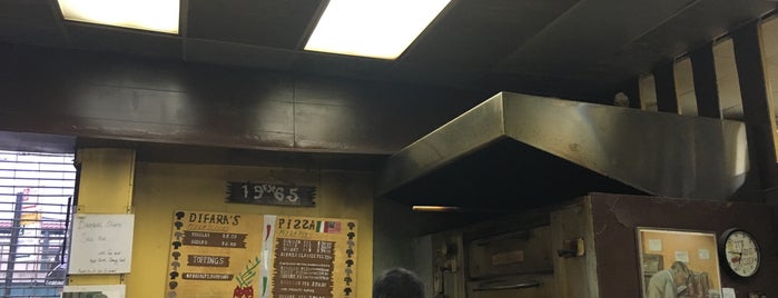 Di Fara Pizza is one of Kathrynさんのお気に入りスポット.