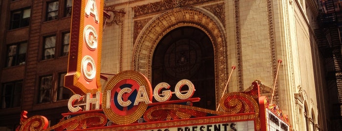 The Chicago Theatre is one of Chicago - To see.