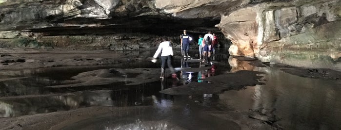 Caverna Aroe Jari is one of Tempat yang Disukai Mil e Uma Viagens.