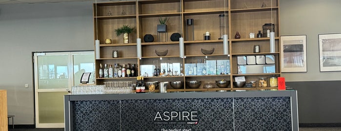 Aspire Lounge is one of Orte, die Aaron gefallen.