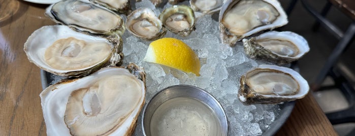 Taylor Shellfish Oyster Bar is one of SEA pt 2.
