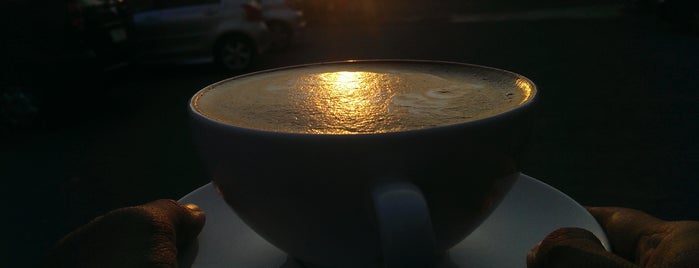 Kopi Item Coffee Shop is one of Tempat menenangkan diri.