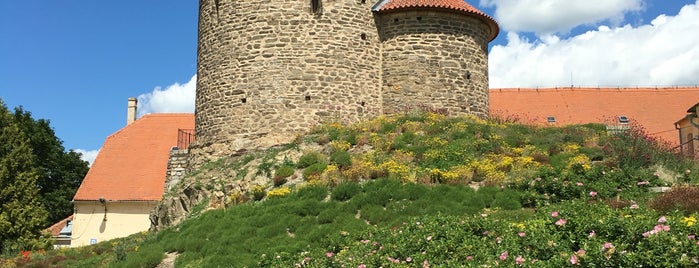 Znojemský hrad a Rotunda sv. Kateřiny is one of สถานที่ที่ Filip ถูกใจ.