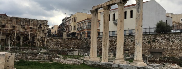 Hadrian's Library is one of Tempat yang Disukai Filip.