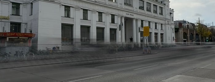 U Alser Straße is one of Wien U-Bahnlinie 6.