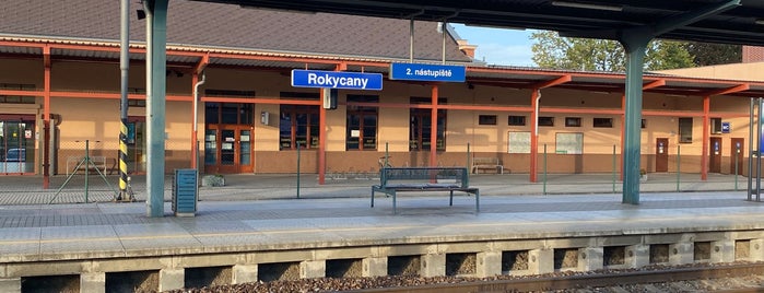 Železniční stanice Rokycany is one of Železniční stanice ČR (R-Š).