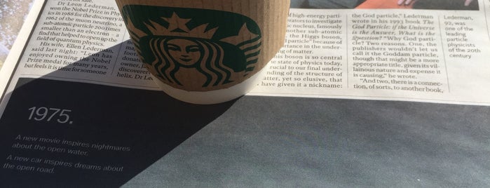 Starbucks is one of Chee : понравившиеся места.