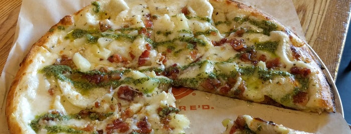 Blaze Pizza is one of Orte, die Fenrari gefallen.