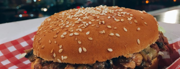 Atawich Fast Food is one of تمام رستوران ها و فست فود های تهران.