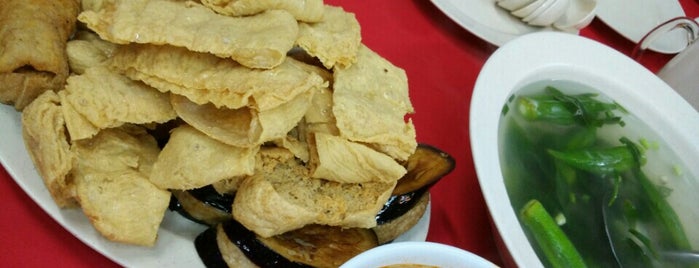 E Soo Yong Tau Foo 二嫂釀豆腐 is one of Eateries in Selangor & KL.