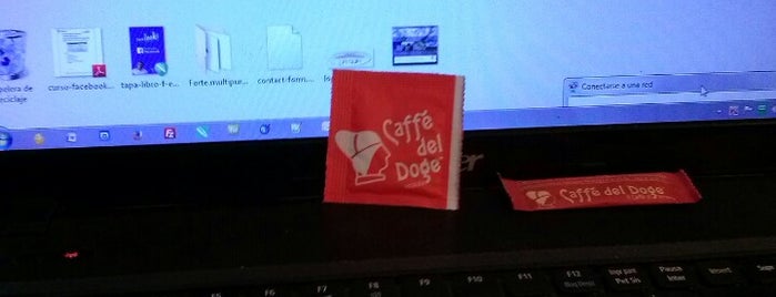 Caffé del Doge is one of Locais curtidos por Brunna.