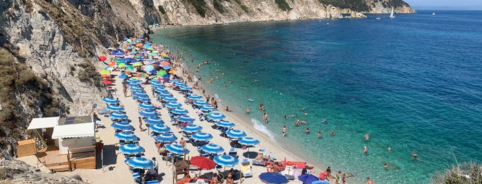 Spiaggia La Sorgente is one of Elba 13.
