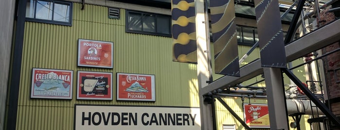 Hovden Cannery is one of Locais curtidos por Chris.
