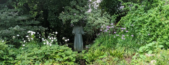 St. Francis of Assisi (Feeding the Birds) is one of SF Statues.