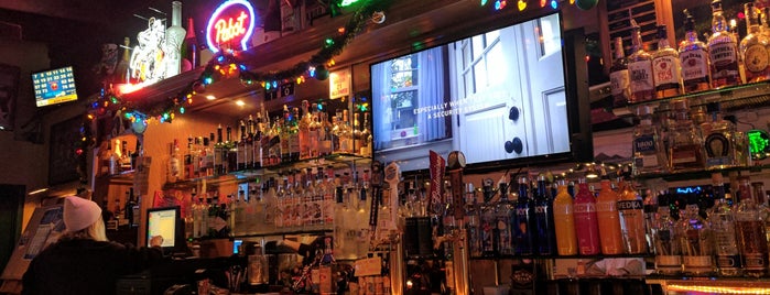 Steamie's Bar is one of Tempat yang Disukai Robbie.