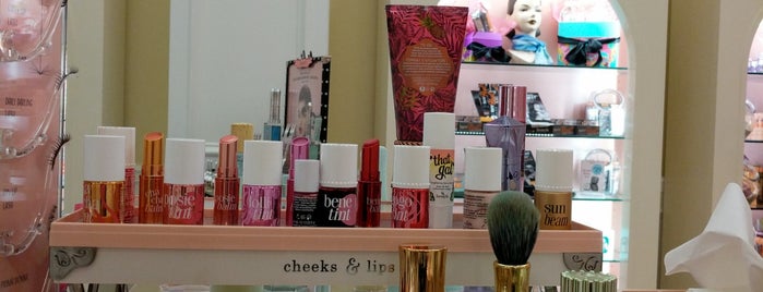 Benefit Cosmetics is one of Locais curtidos por Andrew.