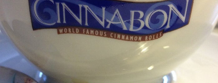 Cinnabon is one of Любимые заведения.