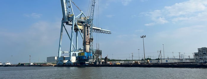 Port Of Wilmington, Delaware is one of idk.