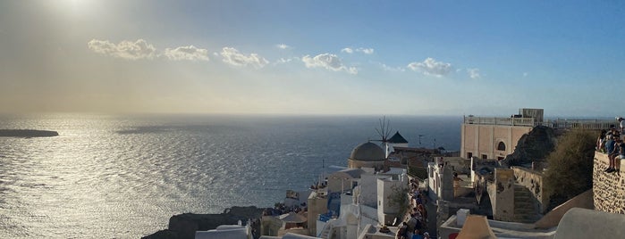 Sunset in Oia is one of Lugares favoritos de Lene.e.