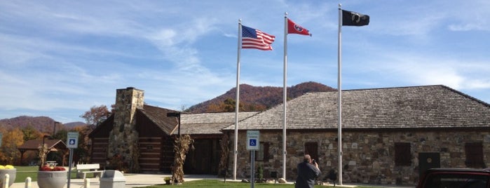 Tennessee Welcome Center is one of Tempat yang Disukai Adr.
