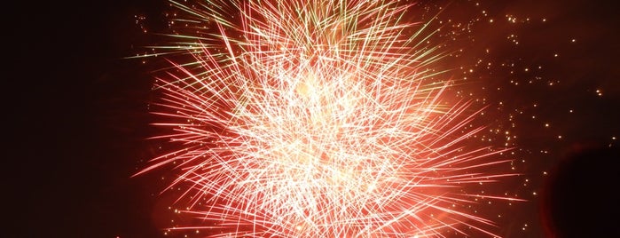 Tenjin Matsuri Festival Fireworks is one of 大阪に旅行したらココに行く！.