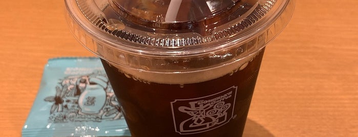 Komeda's Coffee is one of Lugares guardados de Yongsuk.