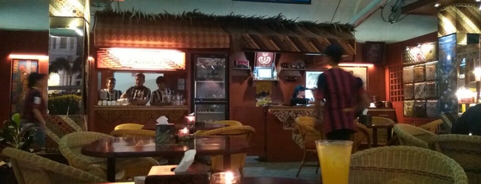 Batiks Urban Cafee is one of Lugares favoritos de Andre.