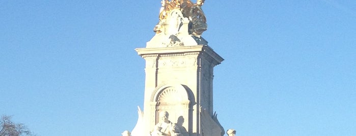 Queen Victoria Memorial is one of Tempat yang Disimpan Joshua.