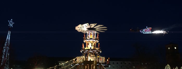 Christkindlesmarkt Friedrichsplatz is one of Christmas markets in Germany, France, Netherlands.