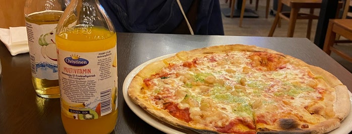 Pizzeria Alte Forno is one of Lugares favoritos de Sarah.