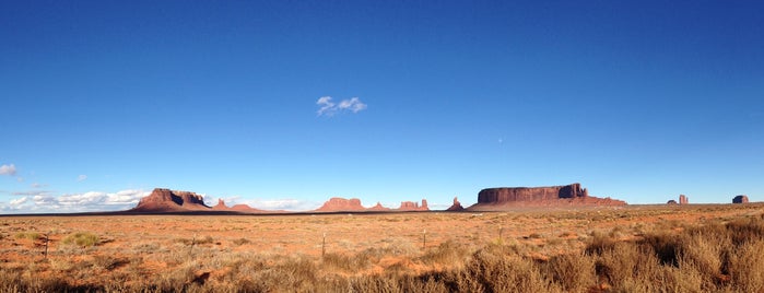 Monument Valley Visitors Center is one of Vegas.