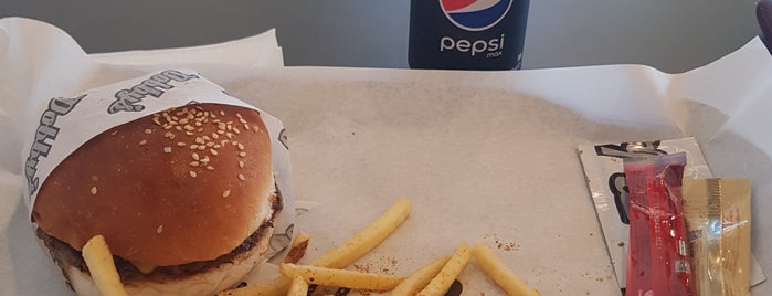 Dobby’s Burger Place is one of ATAŞEHİR CEVRESİ.