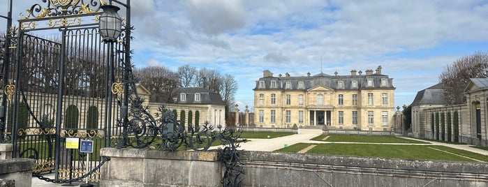 Château de Champs-sur-Marne is one of Paříž.