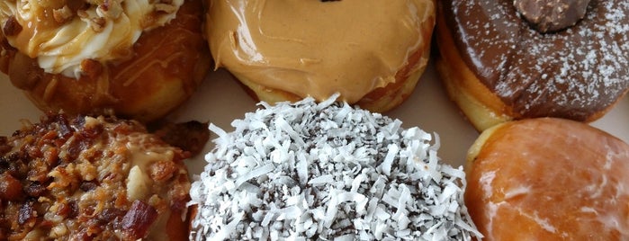 Glaze Donuts is one of Posti che sono piaciuti a Rebecca.