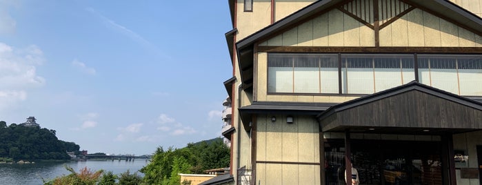 八勝閣みづのを is one of สถานที่ที่ Scott ถูกใจ.