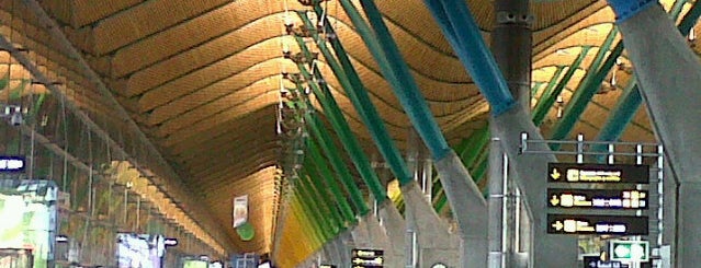 Aeroporto de Madrid-Barajas (MAD) is one of Paseando por Madrid.
