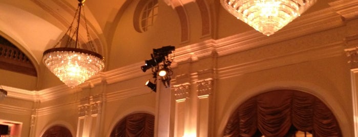 Crystal Ballroom @ The Rice Hotel is one of Lugares favoritos de Rodney.