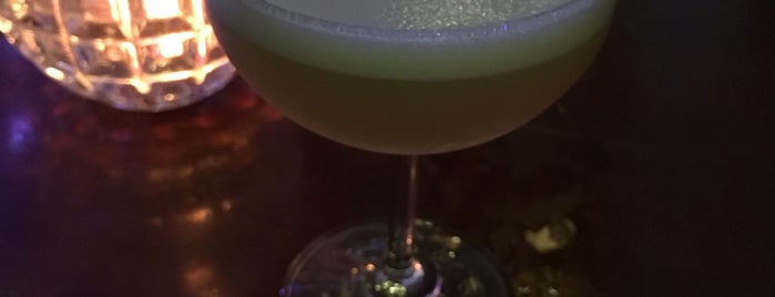 Mojito Bar & Lounge is one of Lugares favoritos de Kara.