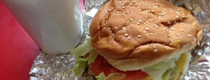 Five Guys is one of Zeb'in Beğendiği Mekanlar.