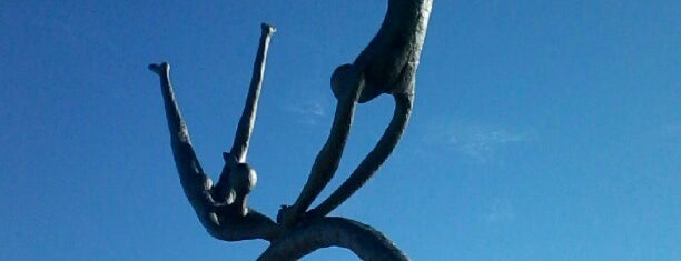 Sculptures By The Sea is one of Orte, die Marie gefallen.