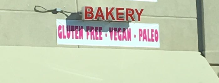 Joey's Home Bakery - gluten free is one of สถานที่ที่ Lisa ถูกใจ.