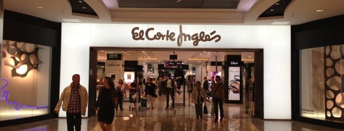 El Corte Inglés is one of Arturoさんのお気に入りスポット.