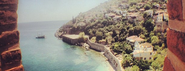Kızıl Kule is one of Antalyada gezmelik, görmelik, yüzmelik.