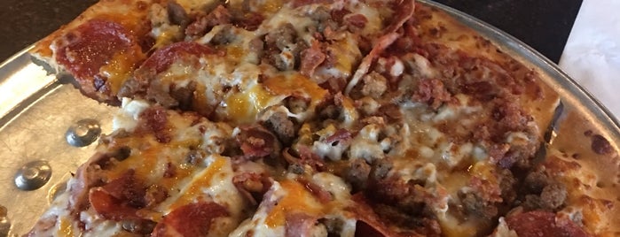 Palio's Pizza Cafe is one of Posti che sono piaciuti a Brett.