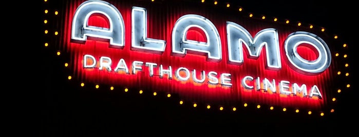 Alamo Drafthouse Cinema is one of Lieux sauvegardés par Kimmie.