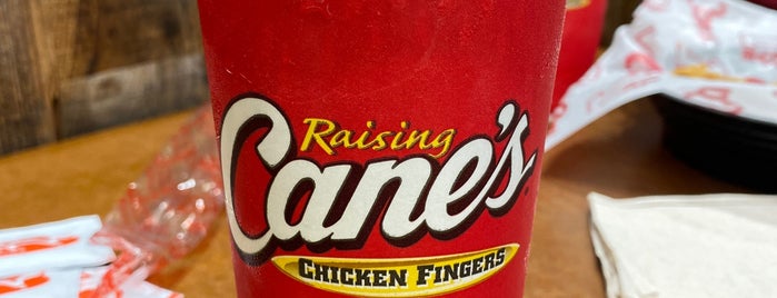 Cane's - Chicken Fingers is one of 9aq3obeya'nın Beğendiği Mekanlar.